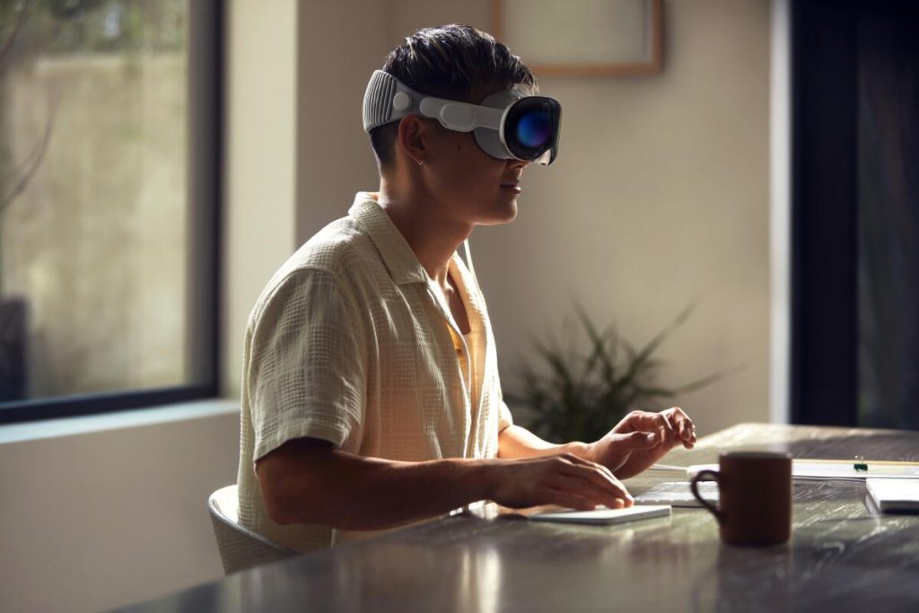 Augmented Reality in 2023: Beyond Gaming and into Everyday Life